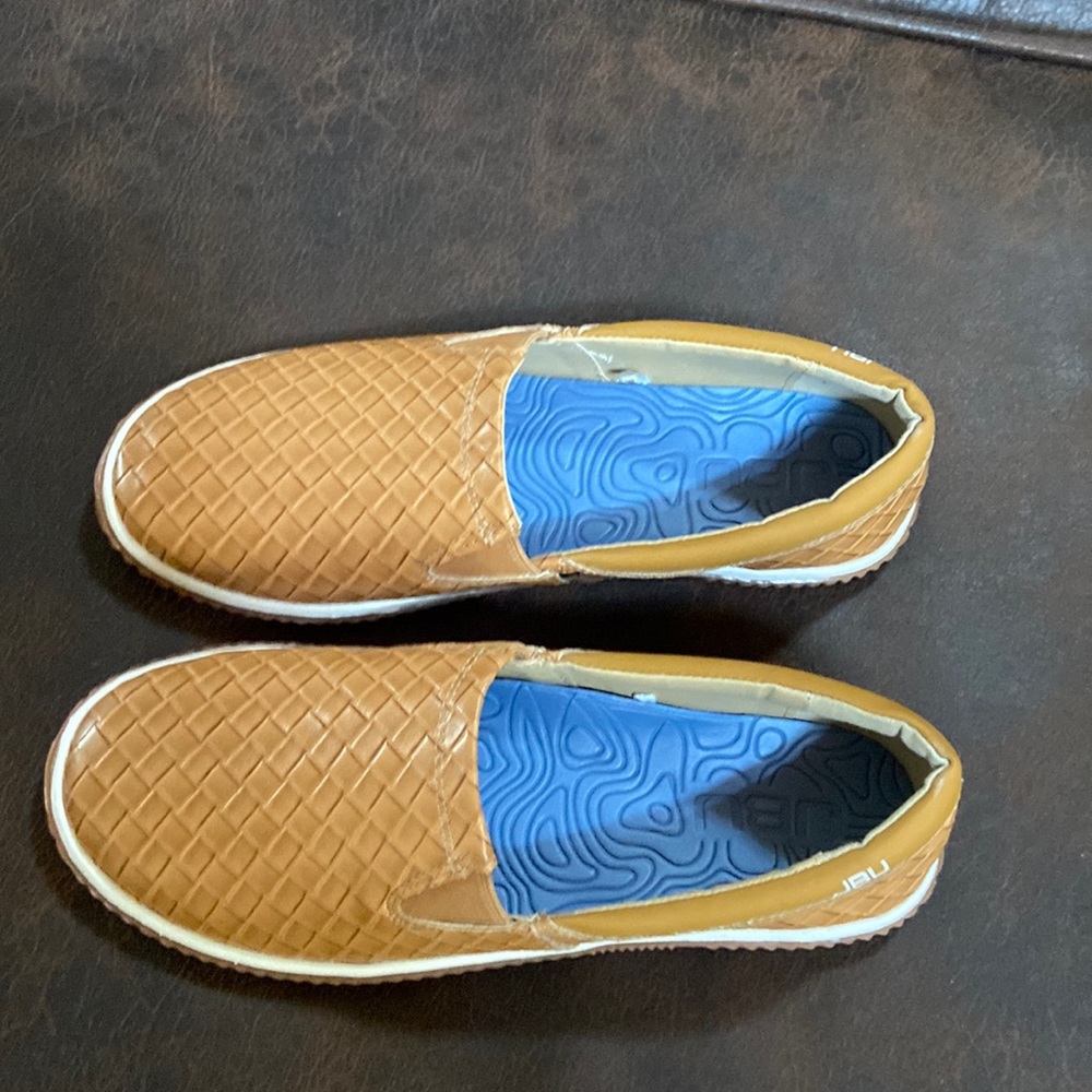 Leather loafers tan size 7